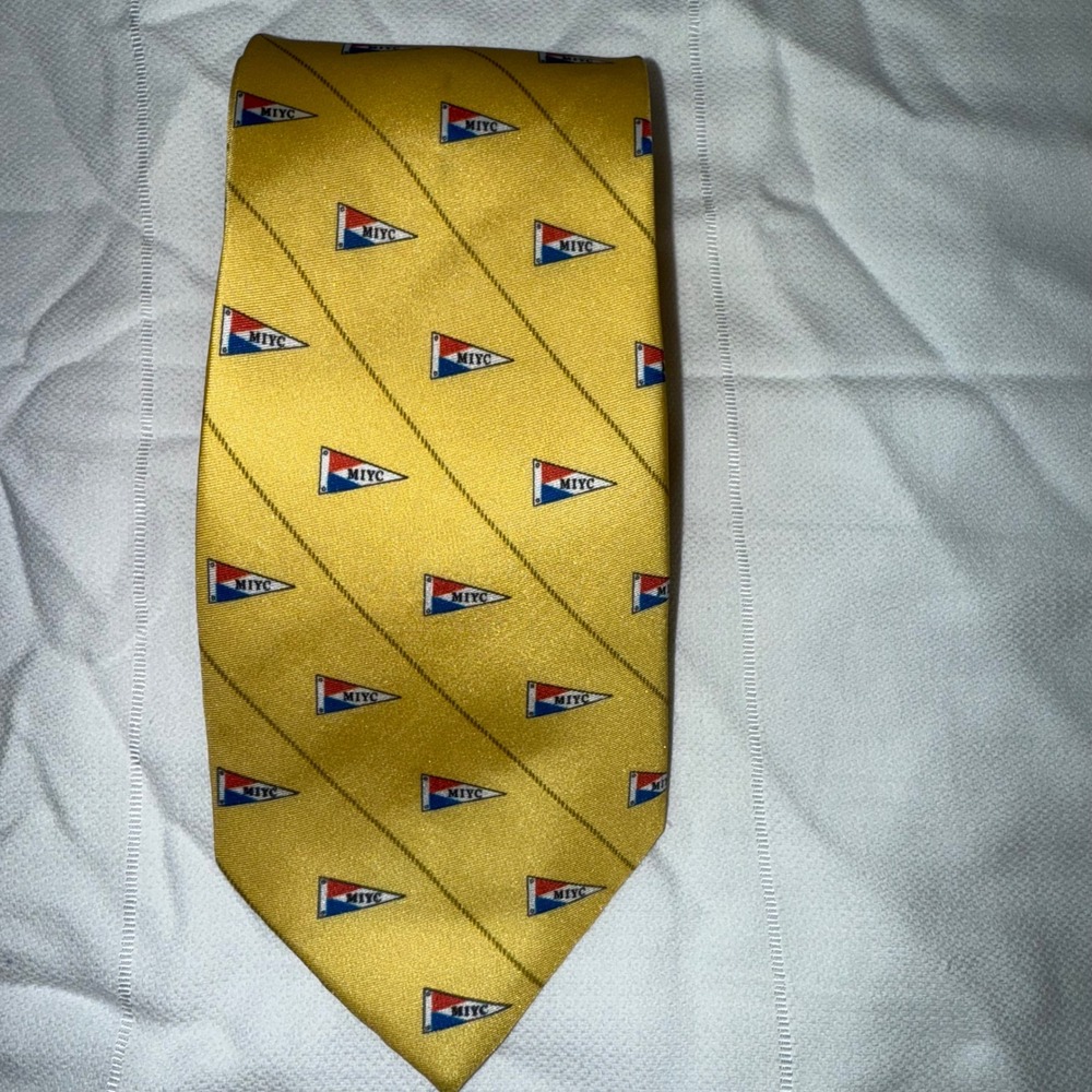YRI Pennant Tie Yellow Silk Mens‎ Necktie MIYC Yacht Club Nautical hoco